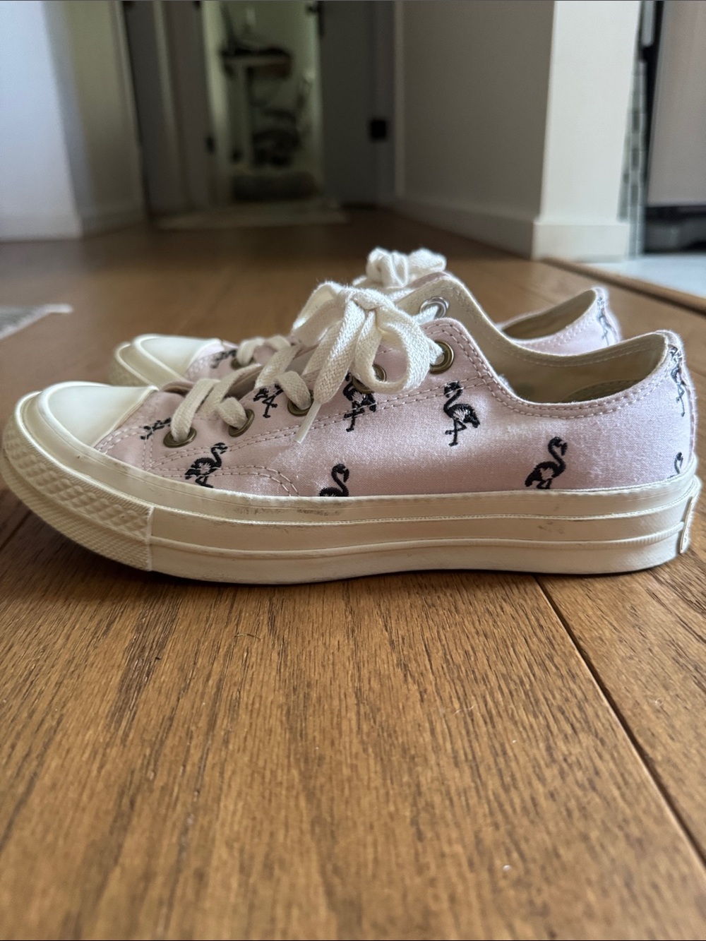 Light Pink Flamingo Converse Chuck Taylor all star low top Size 4M/6W